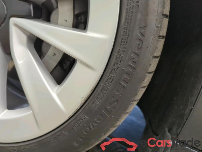 TESLA Model 3 Langstreckenbatt. Allradantrieb Dual Motor 4d 366kW #6