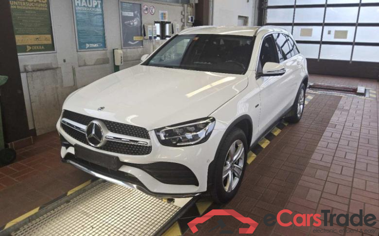 Mercedes-Benz GLC (BM 253)(06.2015->) DE - SUV5 GLC 300 de EU6d, de AMG Line 4Matic (EURO 6d), (Facelift) 2020 - 2022