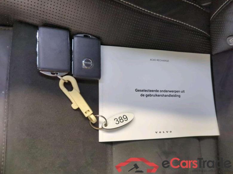 VOLVO XC40 Recharge P8 AWD RDes #6