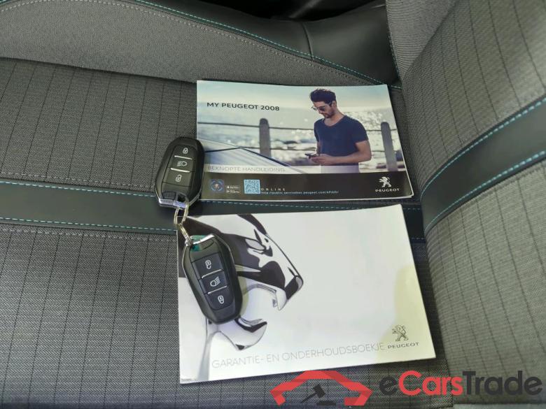 Peugeot e-2008 Allure Pack EV 50kWh 136 5d #4
