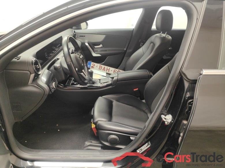 Mercedes-Benz CLA Shooting Brake CLA 180 Business Solution 5d #3