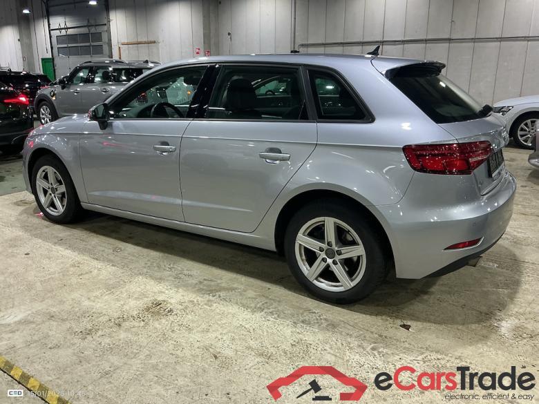 AUDI A3 1.6 30 TDI 85KW #3