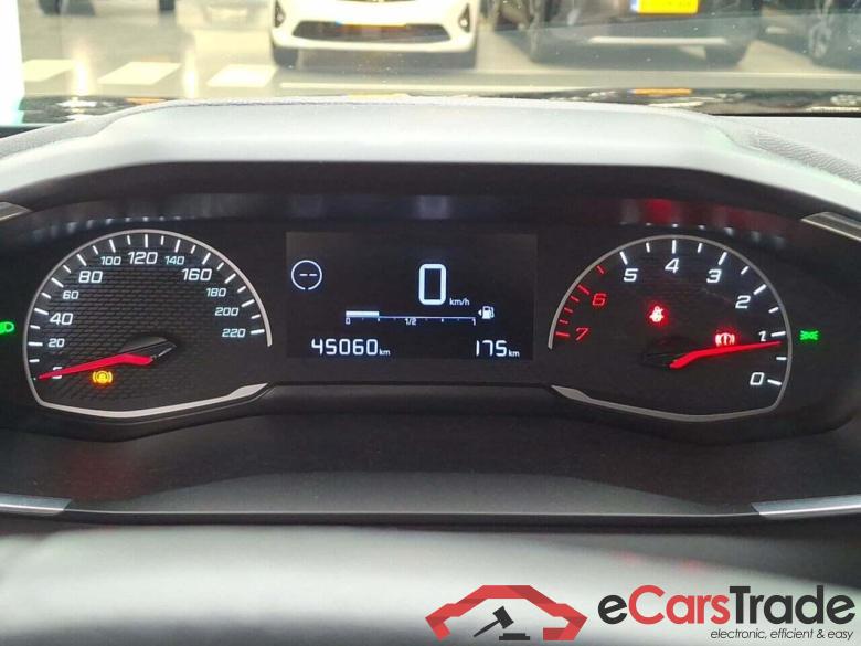 PEUGEOT 2008 1.2 PureTech Active #4