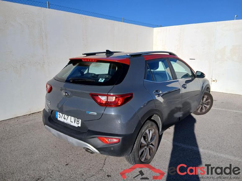 KIA Stonic / 2017 / 5P / todoterreno 1.0 T-GDi 88kW (120CV) MHEV iMT Drive #2