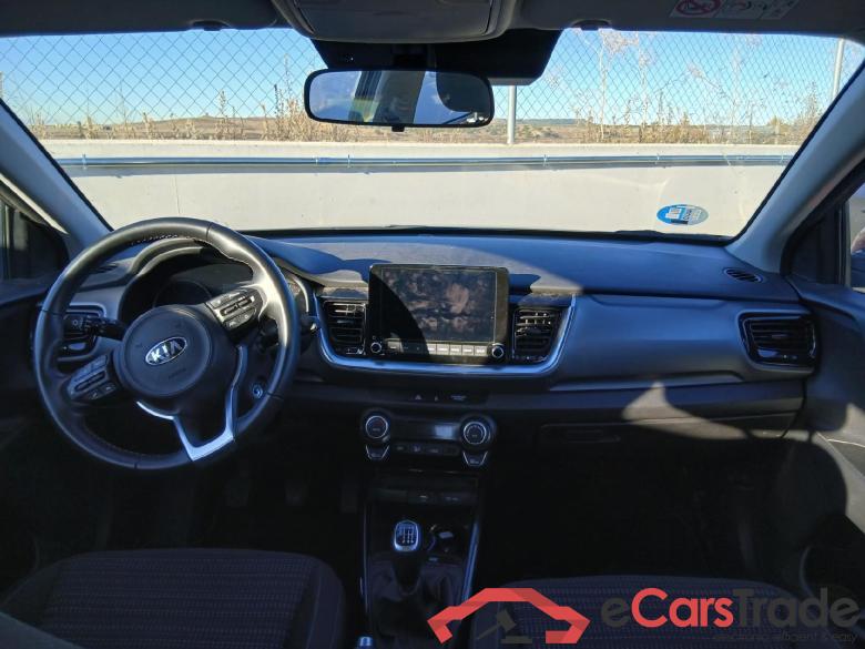 KIA Stonic / 2017 / 5P / todoterreno 1.0 T-GDi 88kW (120CV) MHEV iMT Drive #3