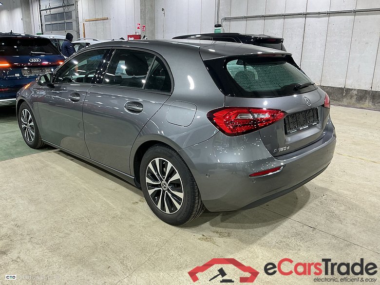 MERCEDES-BENZ A-CLASS 1.5 A 180 D BUSINESS SOLUTION #3