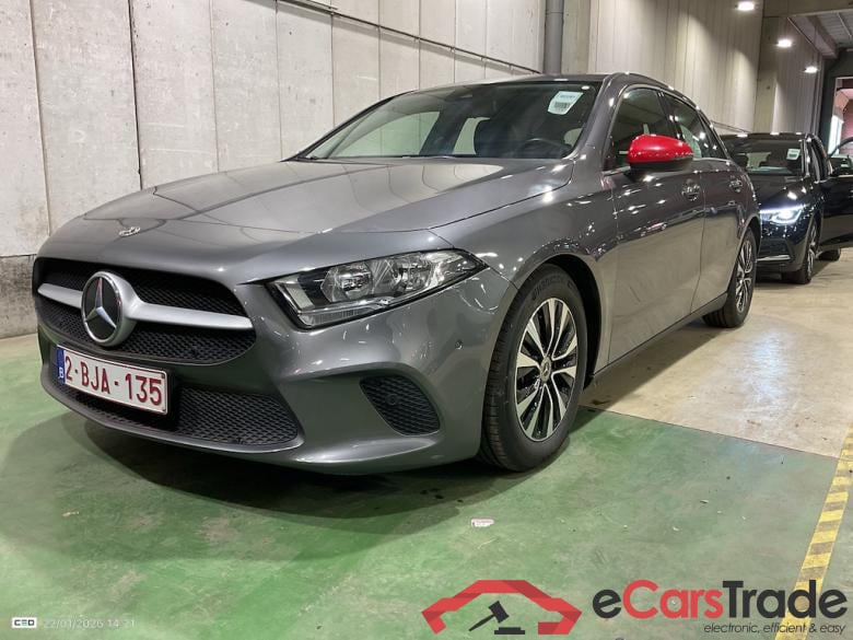 MERCEDES-BENZ A-CLASS 1.3 A 180 ESSENTIAL LINE DCT