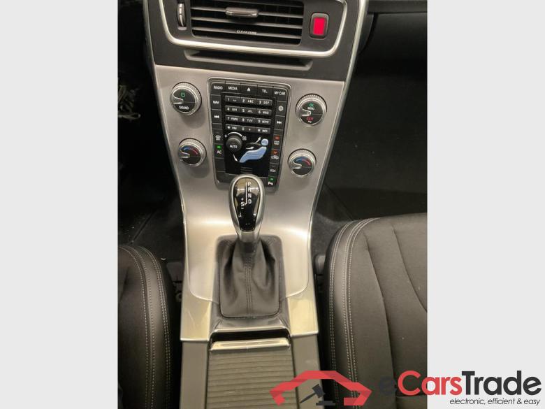VOLVO V60 1.5 T2 Momentum Geartronic #5