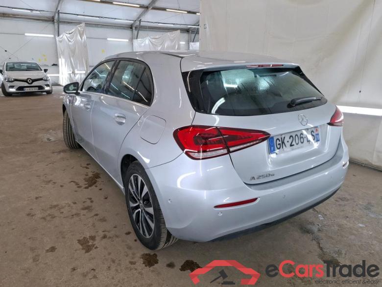 MERCEDES-BENZ Classe A Compact / 2018 / 5P / Berline A 250 e Business Line 8G-DCT #2