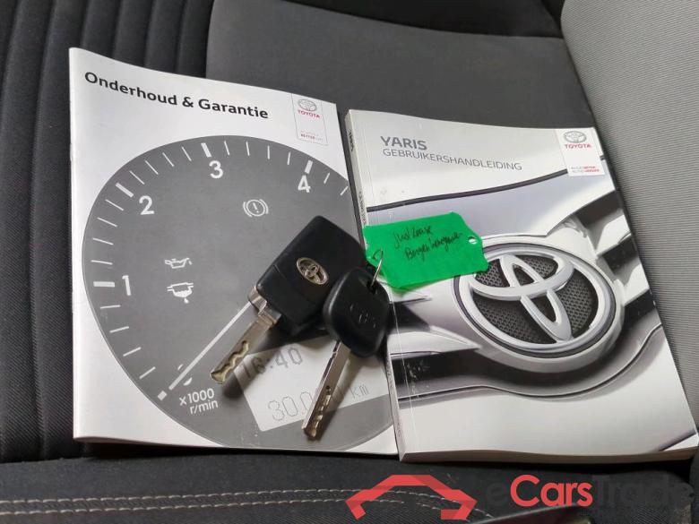 Toyota Yaris 1.0 VVT-i Aspiration 5d #4