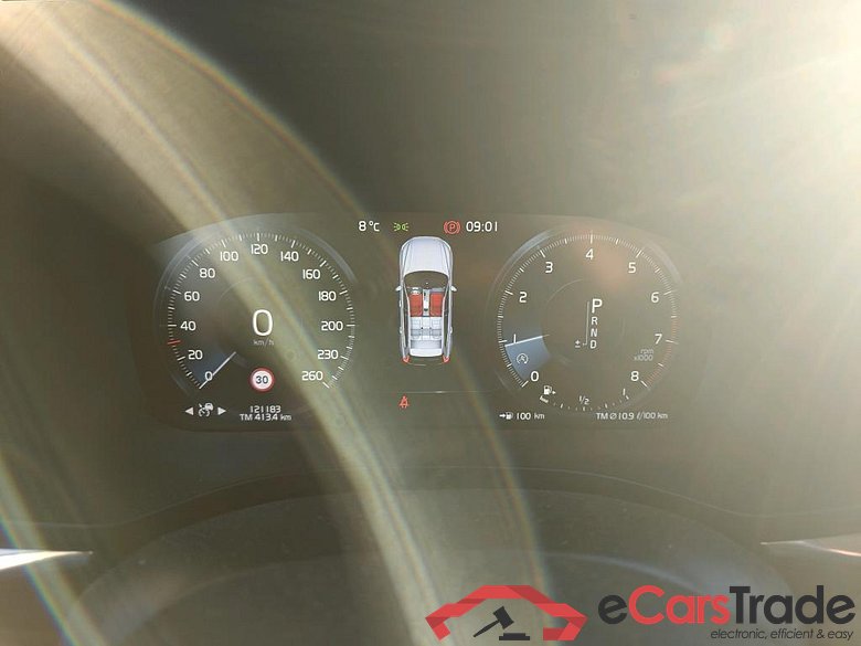 VOLVO XC60 / 2017 / 5P / todoterreno 2.0 T4 Inscription Auto #4