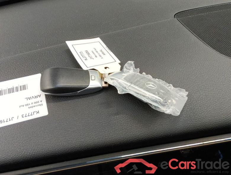 MERCEDES CLASSE A DIESEL (W177) A 200 d 150 5d Auto 8G-DCT #4