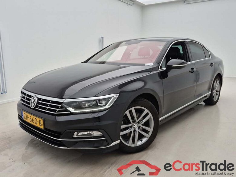 VOLKSWAGEN PASSAT 1.5 TSI Highline Bsn. R DSG