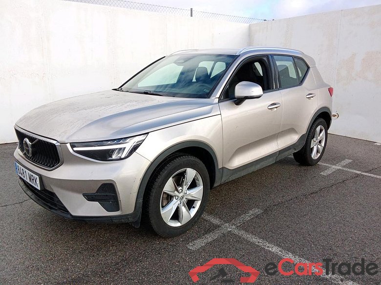 XC40 Core 2WD 2.0 165CV AT7 E6d #1