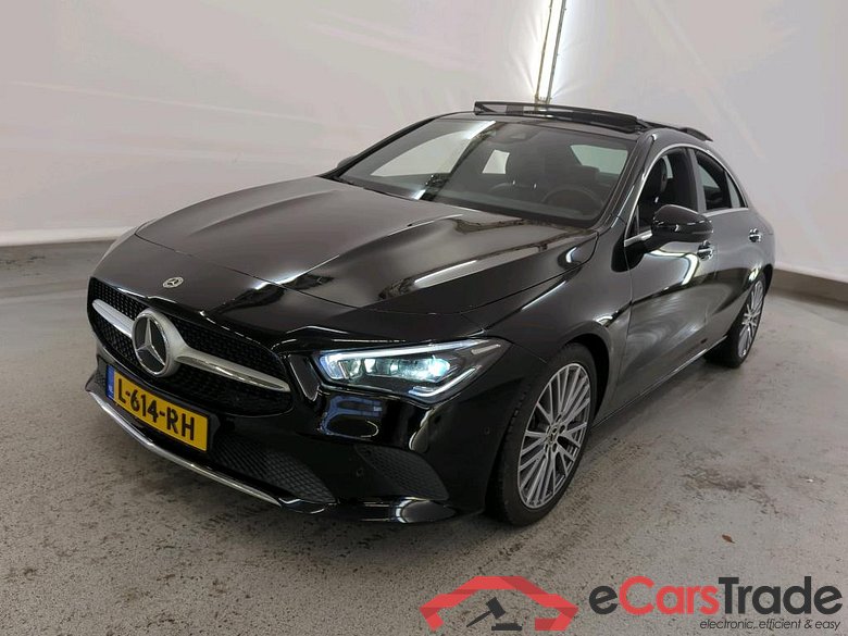 Mercedes-Benz CLA CLA 180 DCT Bus. Solution Luxury 4d + Pano