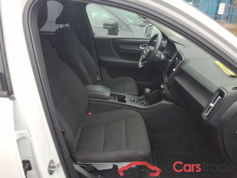 Volvo XC40 (2017->) DE - SUV5 T2 2WD EU6d, Momentum Core (EURO 6d), 2020 - 2022 #5