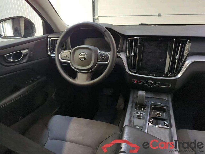 VOLVO V60 2.0 B3 Mom. Adv. #3
