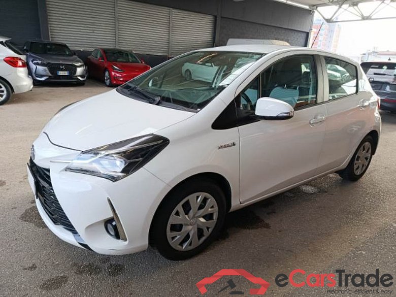 TOYOTA YARIS / 2017 / 5P / BERLINA 1.5 HYBRID BUSINESS #1