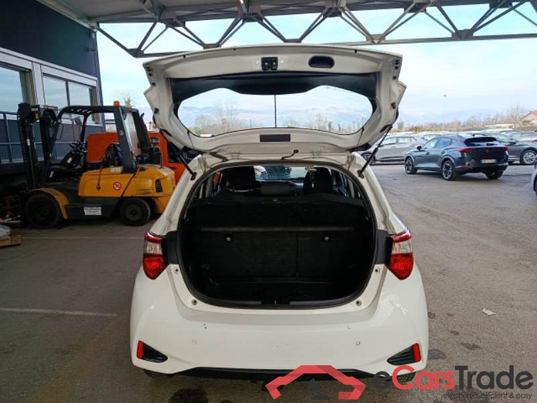 TOYOTA YARIS / 2017 / 5P / BERLINA 1.5 HYBRID BUSINESS #5