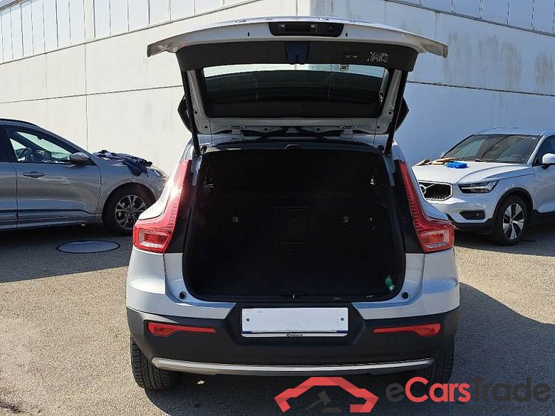 VOLVO XC40 / 2017 / 5P / SUV T4 PLUG-IN HYBRID AUTO RECH INSCRIP EXPR #5