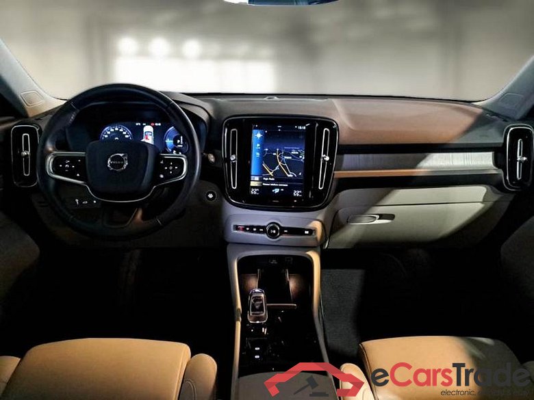 VOLVO XC40 / 2017 / 5P / SUV T5 PLUG-IN HYBRID RECHARGE INSCR. #3