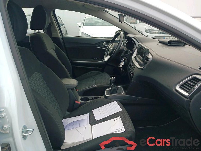 KIA Ceed / 2021 / 5P / berlina con portón 1.6 MHEV iMT 100kW (136CV) Concept #6