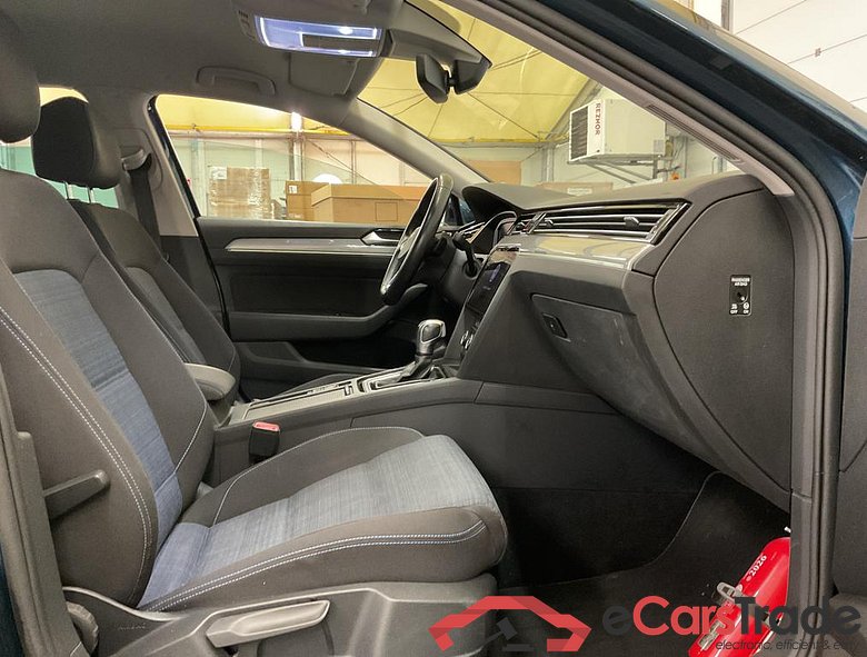 VOLKSWAGEN Passat Variant GTE Passat Variant GTE 'Business' 1.4 TSI 160 kW (218 ch) 6 vitesses DSG #4
