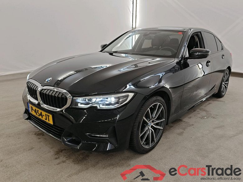 BMW 3 Serie Sedan 318iA Sport Line 4d #1