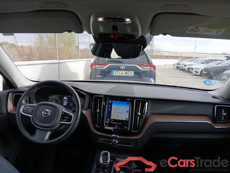 VOLVO XC60 / 2017 / 5P / todoterreno 2.0 B4 D4 AWD Inscription Auto #3
