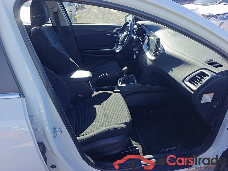 KIA Ceed Tourer / 2021 / 5P / familiar Tourer 1.6 MHEV iMT 100kW Drive #6