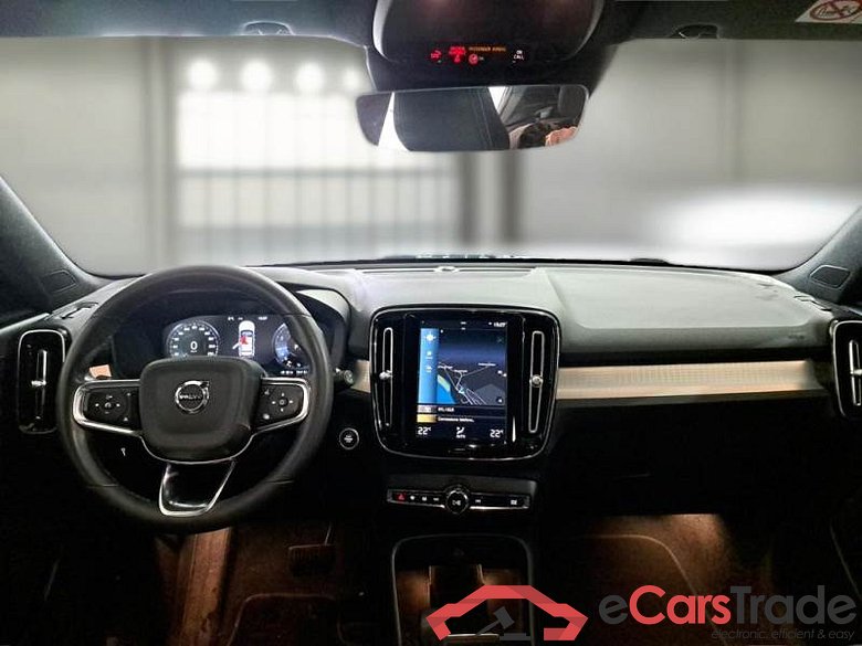 VOLVO XC40 / 2021 / 5P / SUV T2 AUTOMATICO CORE #3