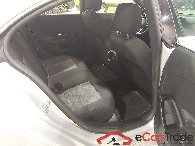 MERCEDES-BENZ CLA 2.0 CLA 180 D BUS SOLUTION ESSENTIAL #5