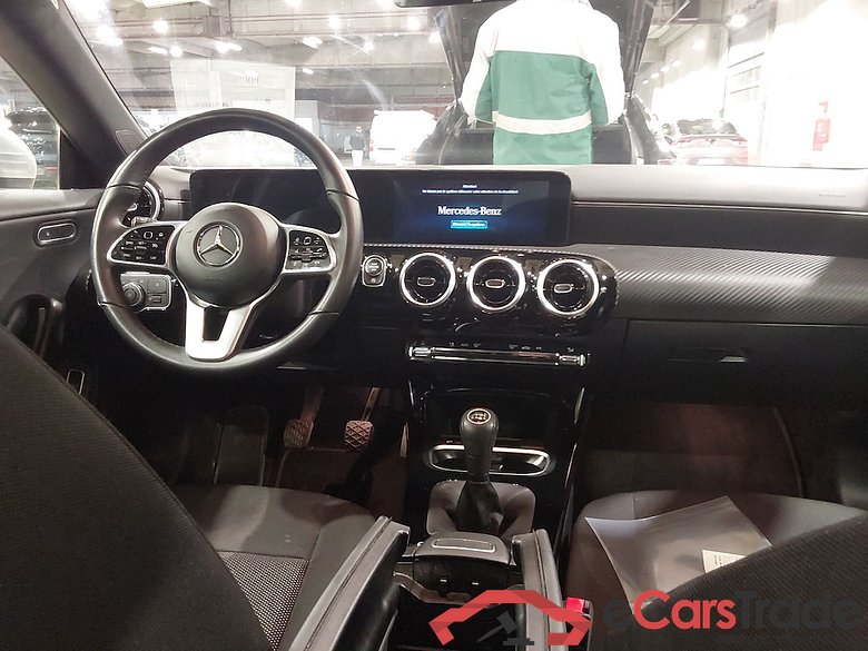 MERCEDES-BENZ CLA 2.0 CLA 180 D BUS SOLUTION ESSENTIAL #6