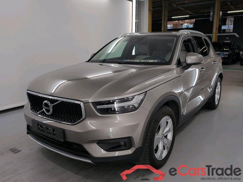 VOLVO XC40 1.5 T2 MOMENTUM PRO