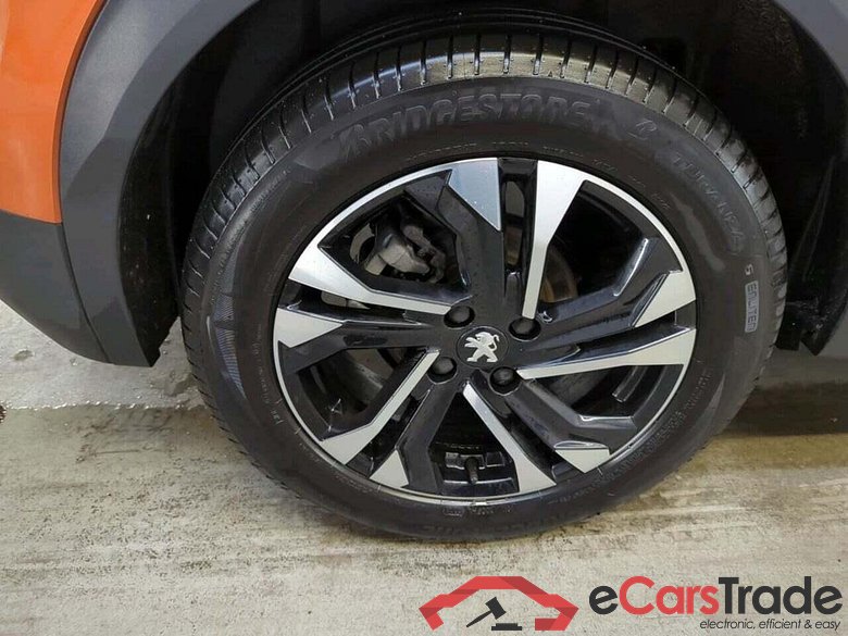 PEUGEOT 2008 1.2 PureTech Allure #4