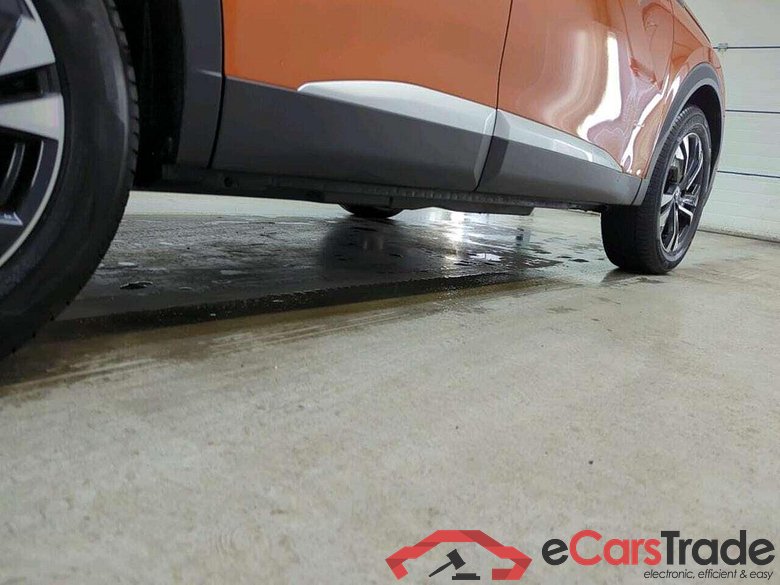 PEUGEOT 2008 1.2 PureTech Allure #6