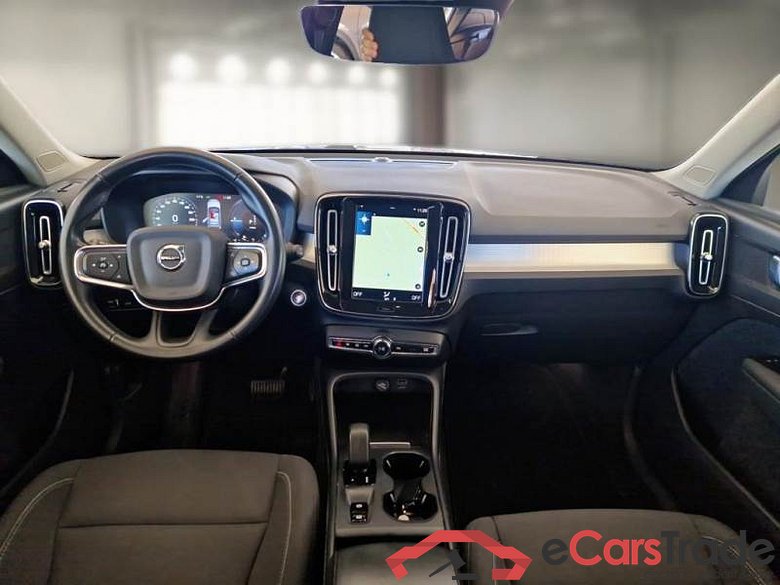 VOLVO XC40 / 2017 / 5P / SUV T4 PLUG-IN HYBRID AUTO RECH INSCRIP EXPR #3