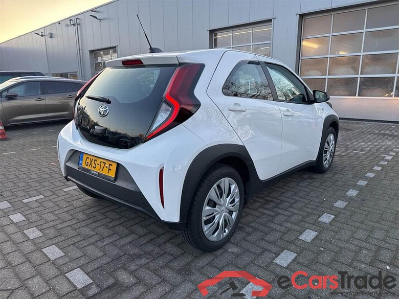 TOYOTA Aygo X 1.0 VVT-i MT Play #4