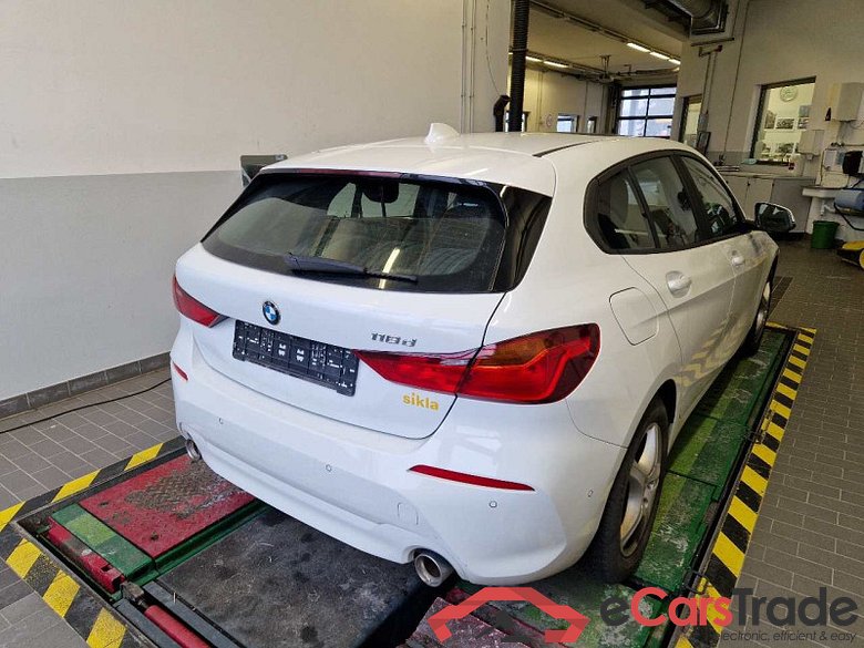 BMW 1 Limousine (F40)(2019->) DE - LimS5 118d EU6d, (EURO 6d), 2020 - 2021 #2