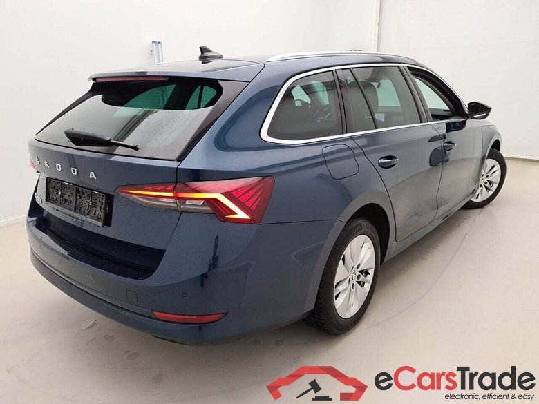 SKODA OCTAVIA COMBI 2.0 CRTDI CLEVER DSG #2