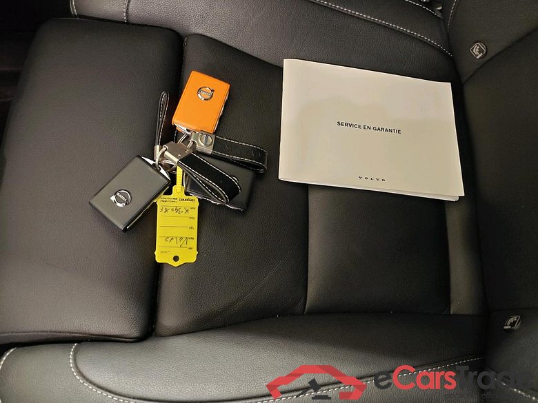 Volvo XC40 Recharge P8 AWD R-Design 5d #4