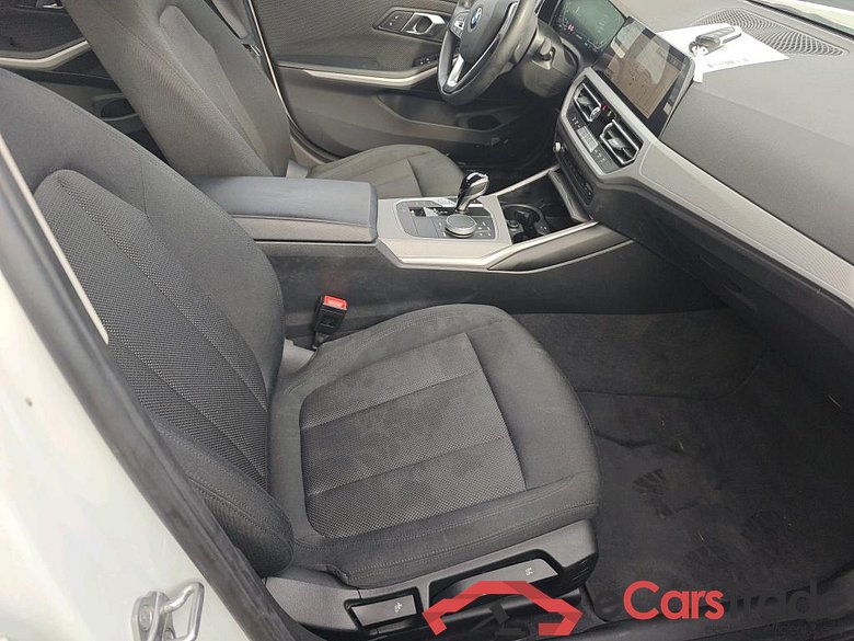 BMW Serie 3 / 2018 / 4P / sedán 318d Auto. #6