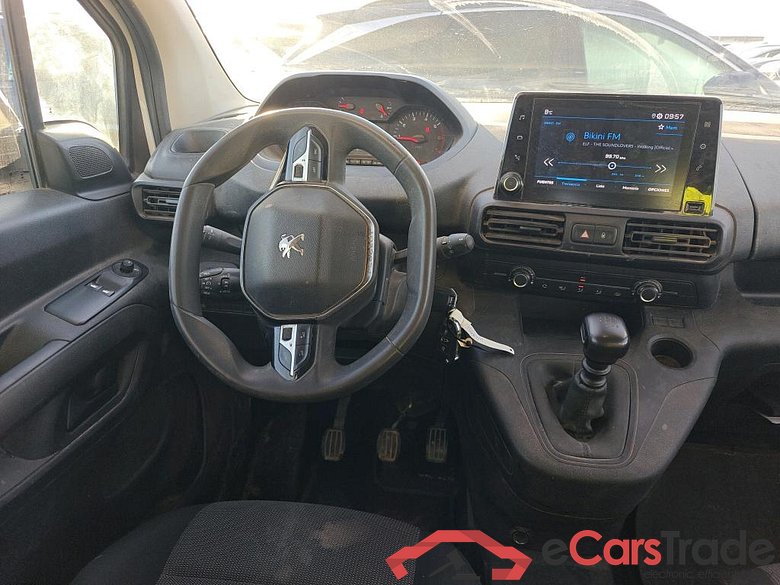 PEUGEOT Rifter / 2018 / 4P / combi Active Standard BlueHDi 73kW (IND) (CX2) #3