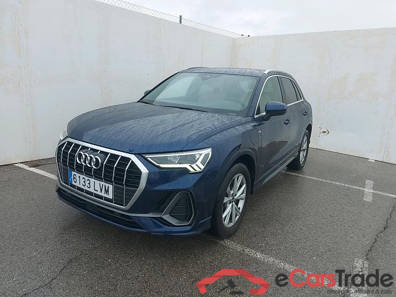 AUDI Q3 / 2018 / 5P / todoterreno 45 TFSI e 180kW S tronic S Line #1
