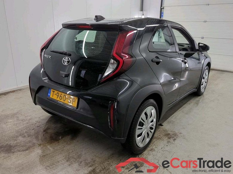 TOYOTA Aygo X 1.0 VVT-i MT Play #2