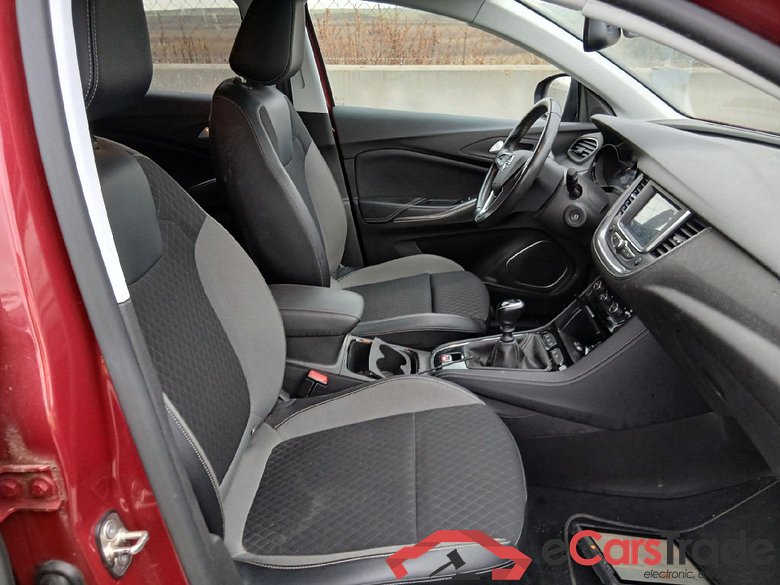 OPEL Grandland X / 2017 / 5P / todoterreno 1.2 Turbo Design & Tech #6