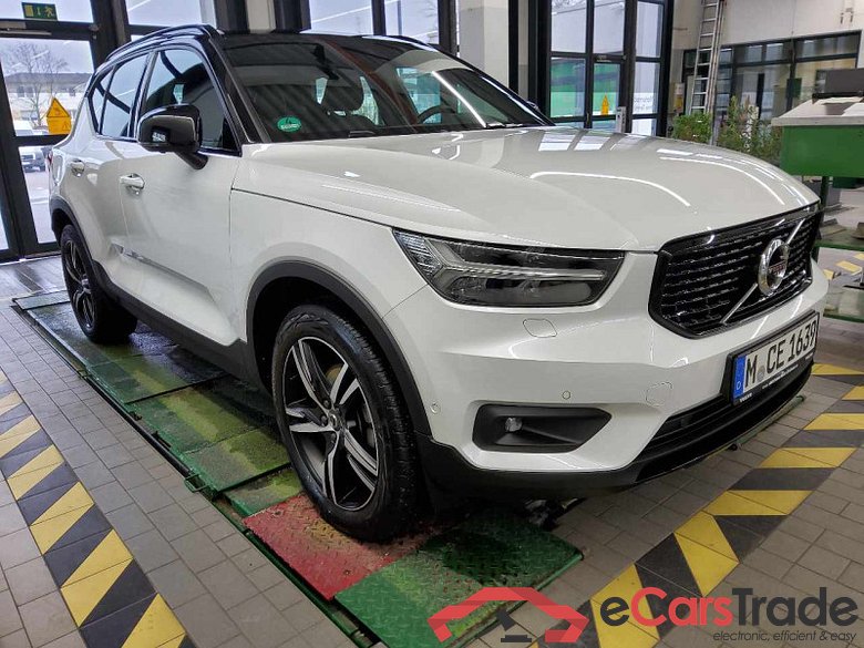 Volvo XC40 (2017->) DE - SUV5 B4 2WD EU6d, R-Design (EURO 6d), 2020 - 2022 #2