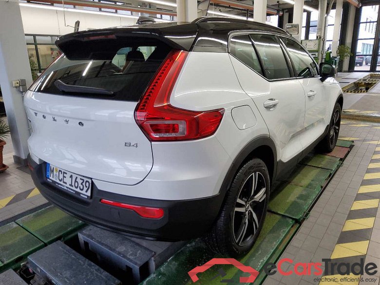 Volvo XC40 (2017->) DE - SUV5 B4 2WD EU6d, R-Design (EURO 6d), 2020 - 2022 #3