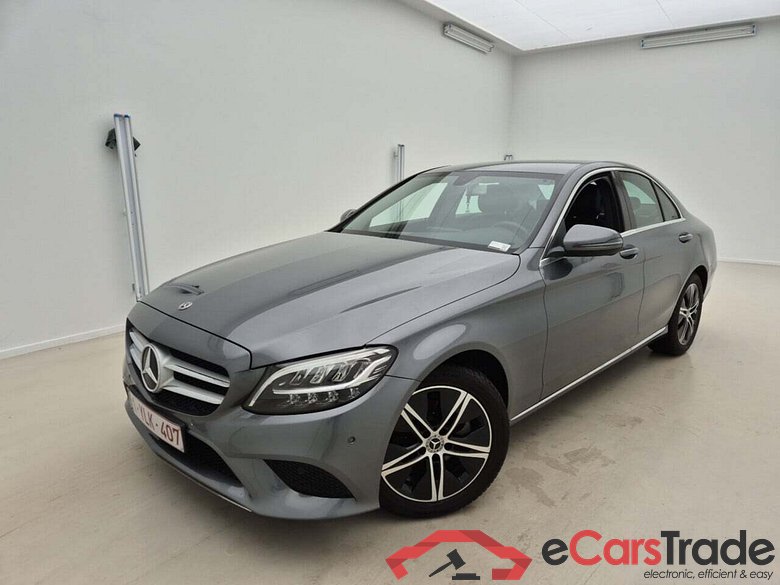 Mercedes C 180d Avantgrade Aut. LED-Xenon Navi-Pro 1/2 Sport-Leather KeylessGo Camera Klima PDC ...