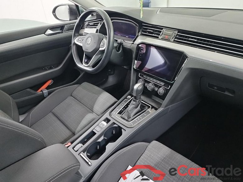 VOLKSWAGEN PASSAT 1.5 TSI 7-DSG Comfort Business 4D 110kW #6